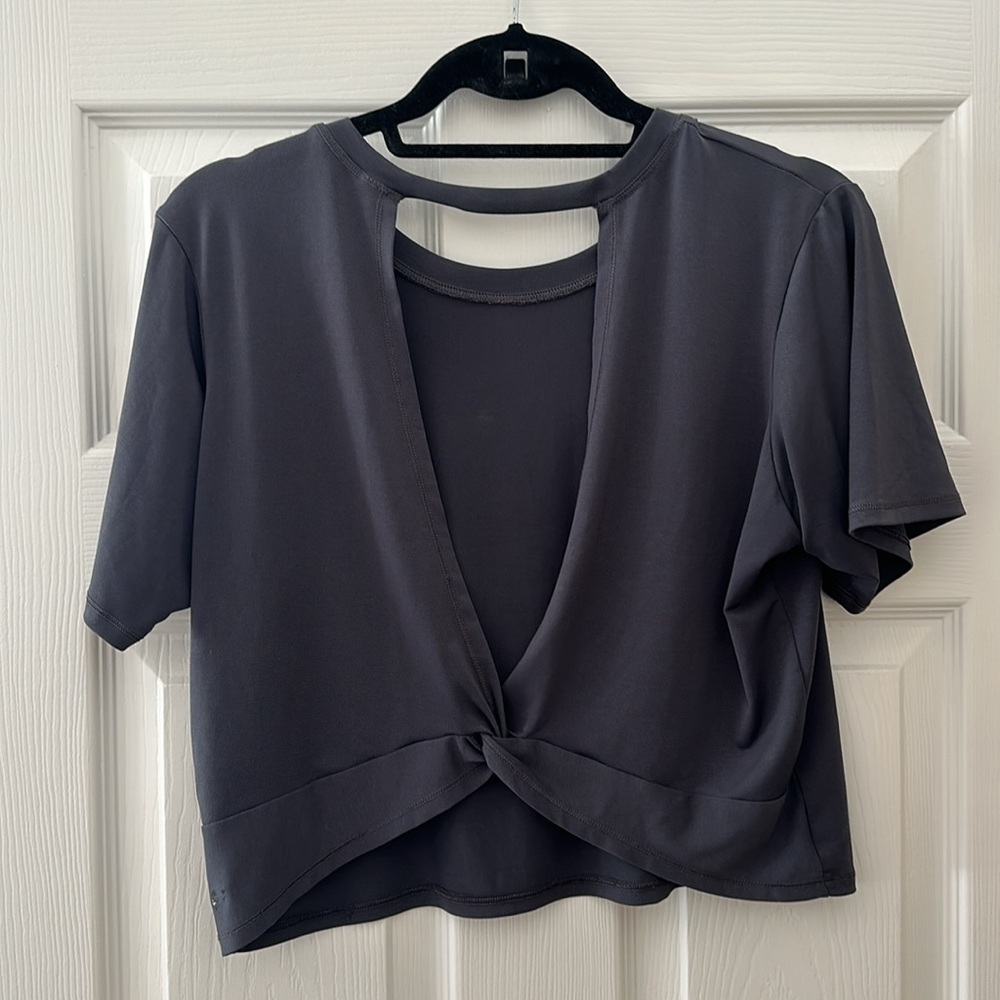 Fabletics tee - Picture 2 of 3